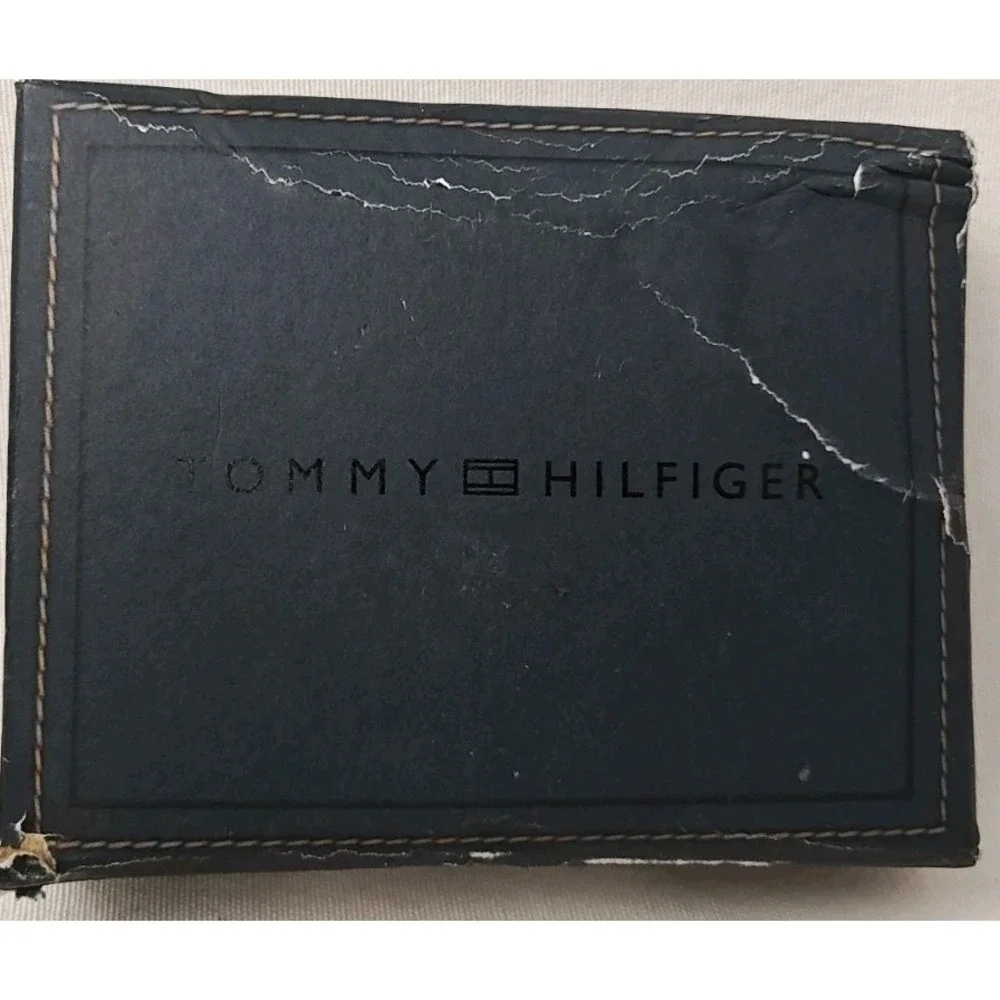 New Tommy Hilfiger Men's Ranger Leather Passcase Wallet Removable Card Case Navy